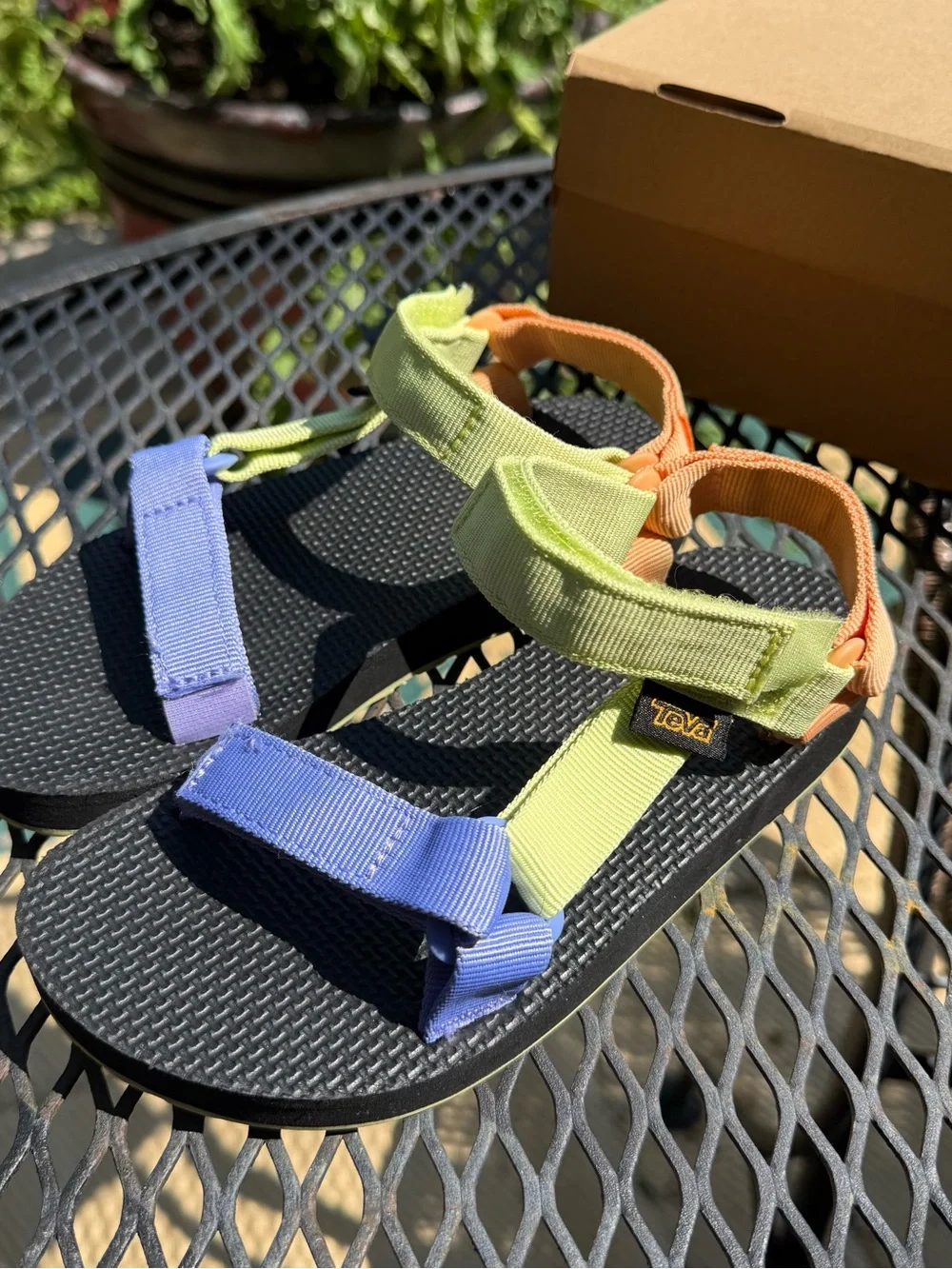 Teva colorful kids